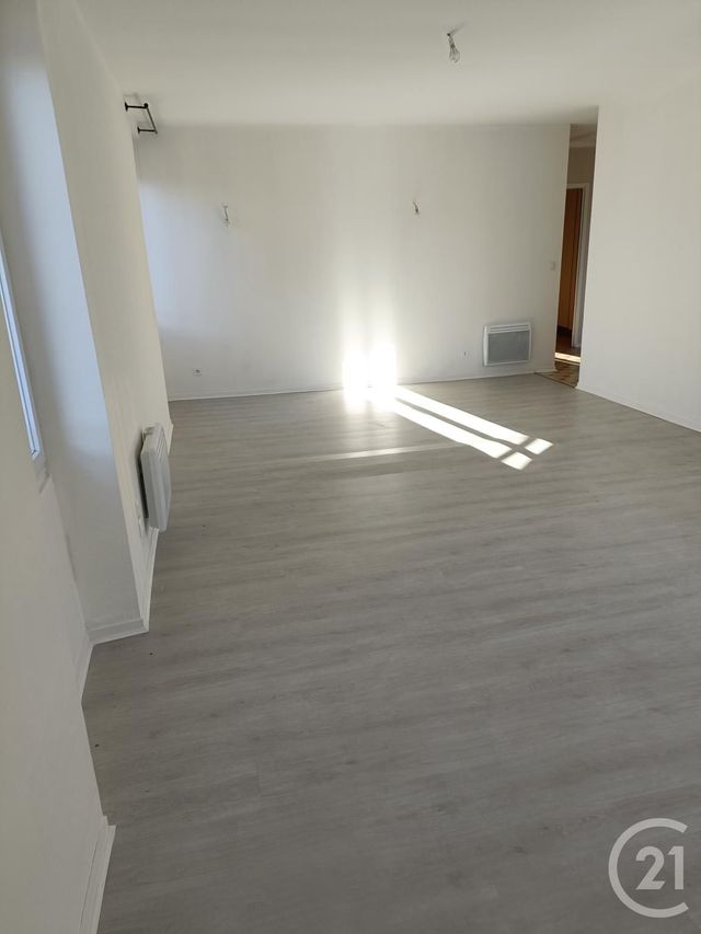 Appartement F2 à louer - 2 pièces - 52.0 m2 - GRAULHET - 81 - MIDI-PYRENEES - Century 21 Sg Immo