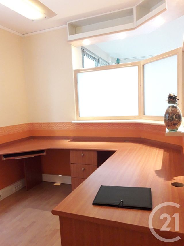 Appartement Local à louer - 4 pièces - 80.0 m2 - GRAULHET - 81 - MIDI-PYRENEES - Century 21 Sg Immo