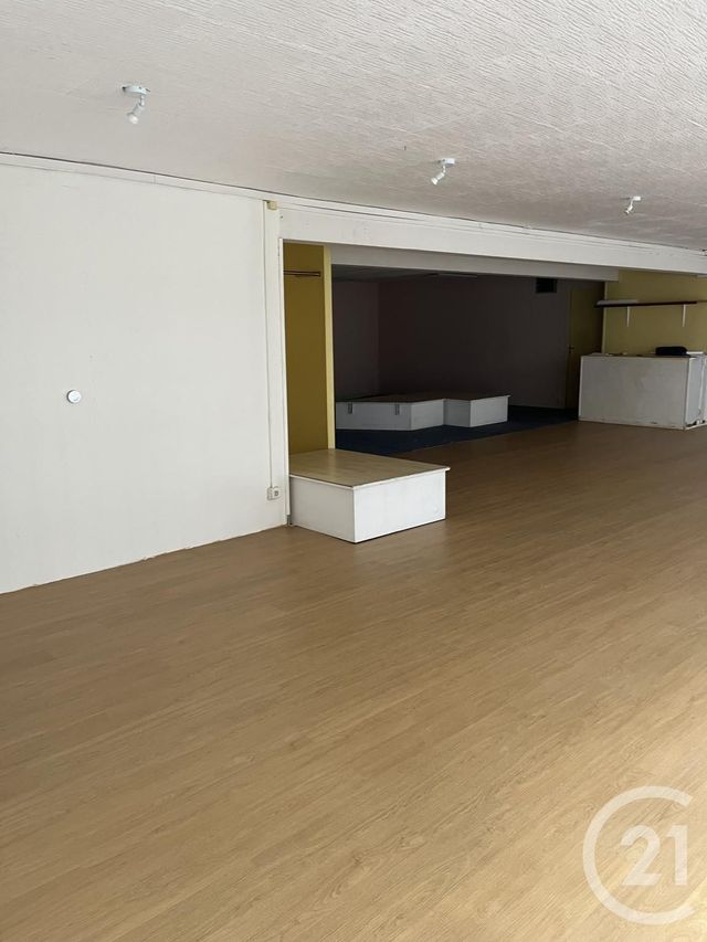 Appartement Local à louer - 1 pièce - 90.0 m2 - GRAULHET - 81 - MIDI-PYRENEES - Century 21 Sg Immo