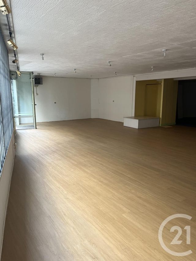 Appartement Local à louer - 1 pièce - 90.0 m2 - GRAULHET - 81 - MIDI-PYRENEES - Century 21 Sg Immo