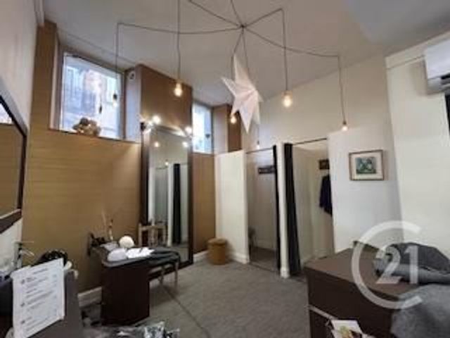 Appartement Local à louer - 1 pièce - 42.0 m2 - GRAULHET - 81 - MIDI-PYRENEES - Century 21 Sg Immo