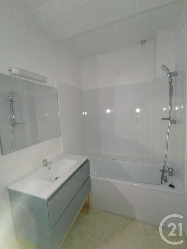 Appartement F2 à louer - 2 pièces - 45.0 m2 - GRAULHET - 81 - MIDI-PYRENEES - Century 21 Sg Immo