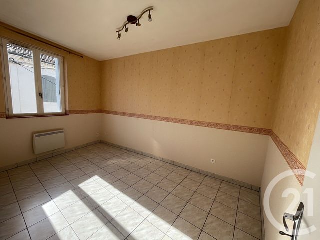 Appartement F3 à louer - 3 pièces - 74.0 m2 - GRAULHET - 81 - MIDI-PYRENEES - Century 21 Sg Immo