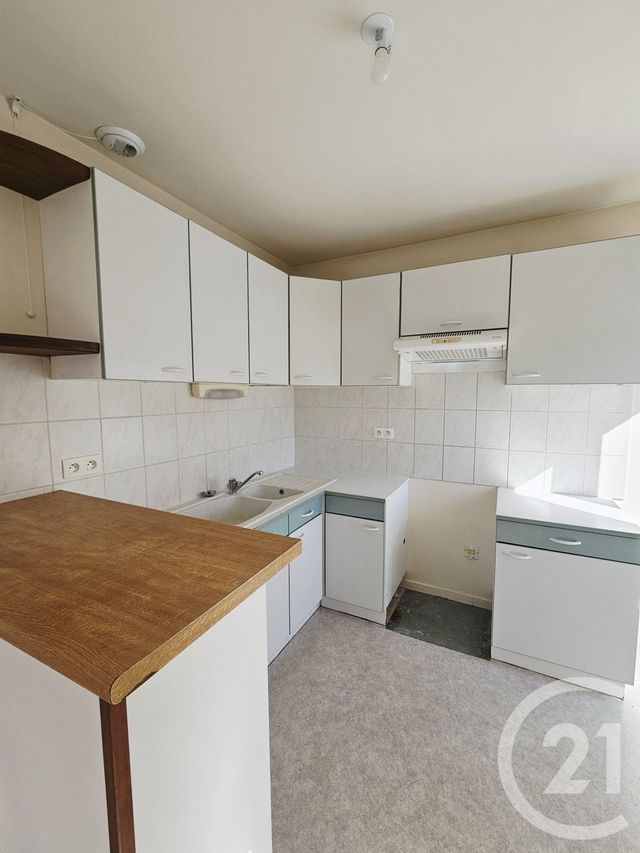 Appartement F3 à louer - 3 pièces - 75.0 m2 - GRAULHET - 81 - MIDI-PYRENEES - Century 21 Sg Immo