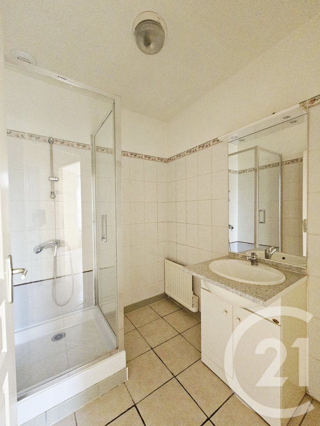 Appartement F3 à louer - 3 pièces - 75.0 m2 - GRAULHET - 81 - MIDI-PYRENEES - Century 21 Sg Immo