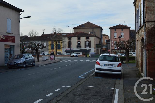 Appartement Duplex à louer - 3 pièces - 45.0 m2 - BRIATEXTE - 81 - MIDI-PYRENEES - Century 21 Sg Immo