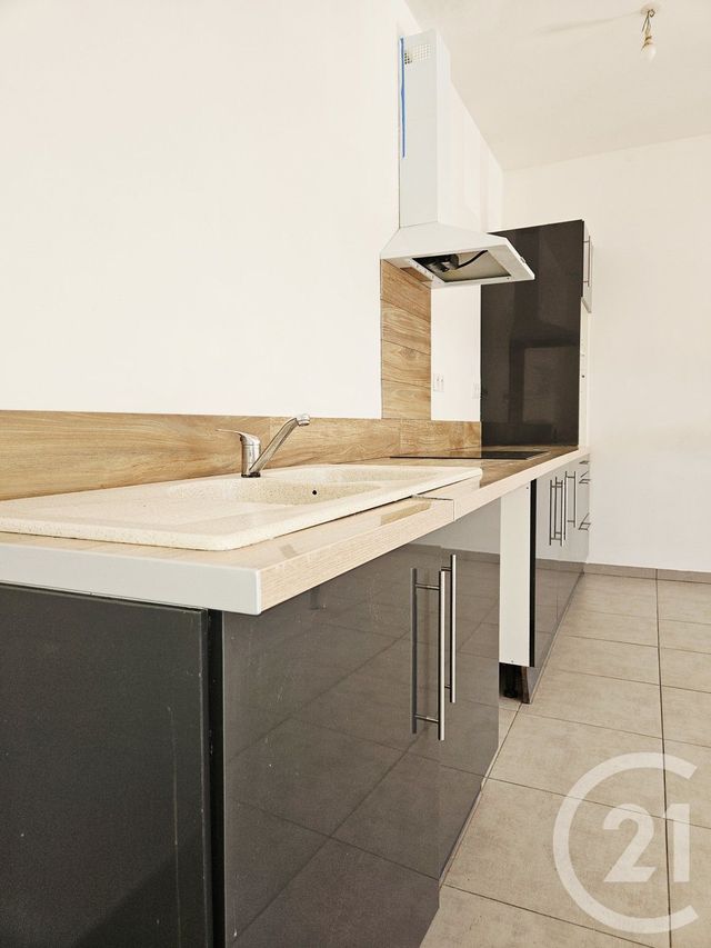 Appartement F3 à louer - 3 pièces - 100.0 m2 - GRAULHET - 81 - MIDI-PYRENEES - Century 21 Sg Immo