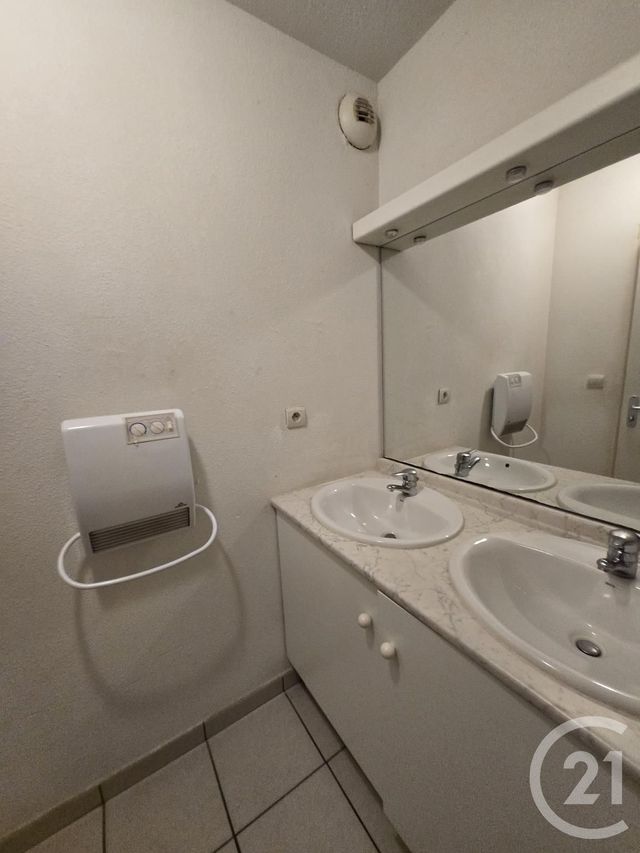 Appartement F3 à louer - 3 pièces - 65.0 m2 - GRAULHET - 81 - MIDI-PYRENEES - Century 21 Sg Immo