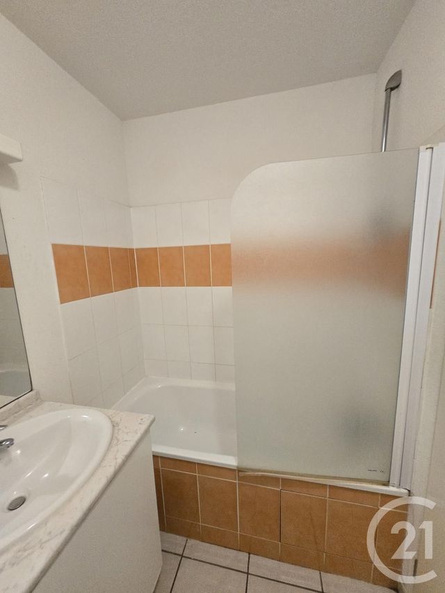 Appartement F3 à louer - 3 pièces - 65.0 m2 - GRAULHET - 81 - MIDI-PYRENEES - Century 21 Sg Immo