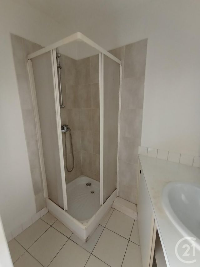 Appartement T2 à louer - 2 pièces - 46.0 m2 - GRAULHET - 81 - MIDI-PYRENEES - Century 21 Sg Immo