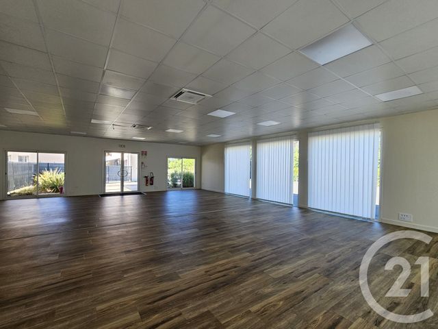 Appartement Local à louer - 4 pièces - 259.0 m2 - GRAULHET - 81 - MIDI-PYRENEES - Century 21 Sg Immo