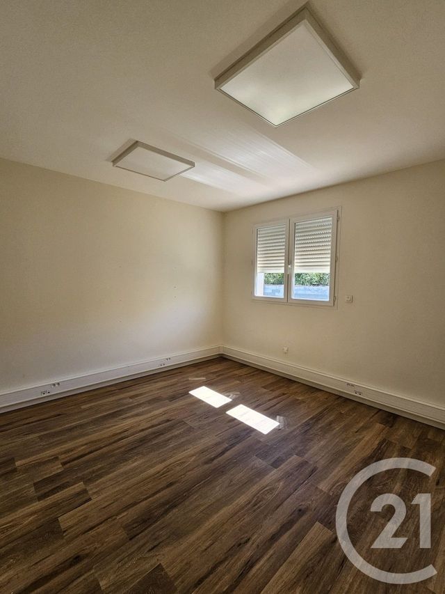 Appartement Local à louer - 4 pièces - 259.0 m2 - GRAULHET - 81 - MIDI-PYRENEES - Century 21 Sg Immo