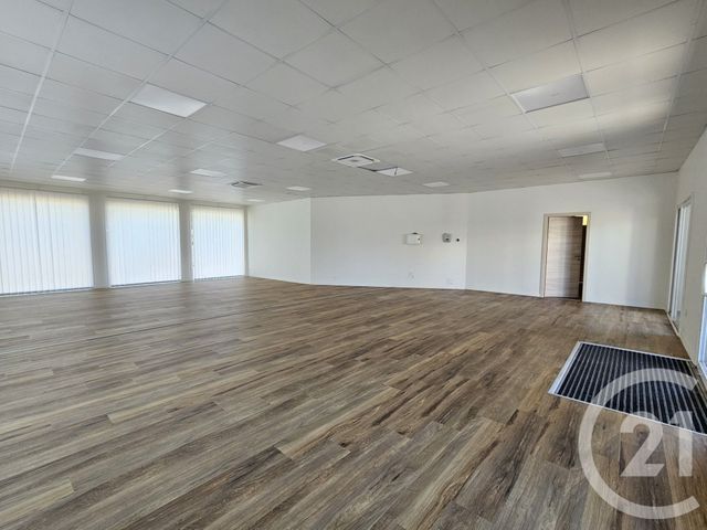 Appartement Local à louer - 4 pièces - 259.0 m2 - GRAULHET - 81 - MIDI-PYRENEES - Century 21 Sg Immo