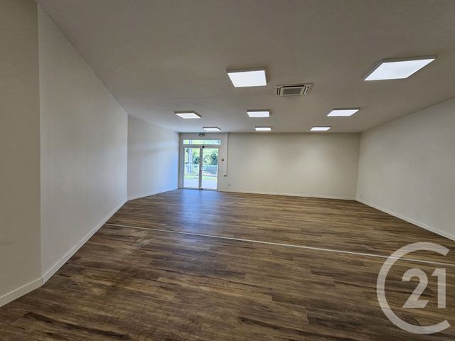 Appartement Local à louer - 4 pièces - 259.0 m2 - GRAULHET - 81 - MIDI-PYRENEES - Century 21 Sg Immo