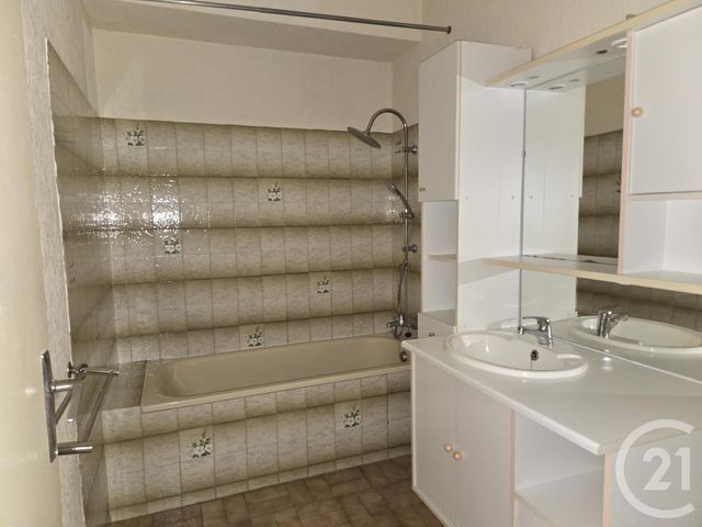 Appartement F3 à louer - 3 pièces - 58.0 m2 - GRAULHET - 81 - MIDI-PYRENEES - Century 21 Sg Immo